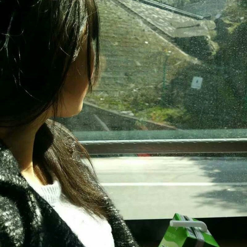 嗯的头像