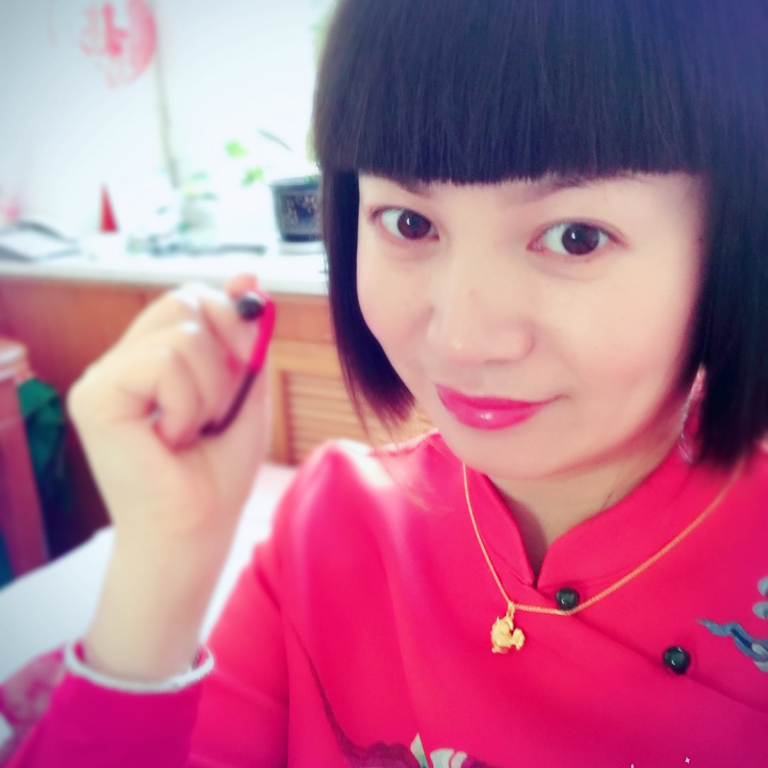 蛀书虫虫的头像