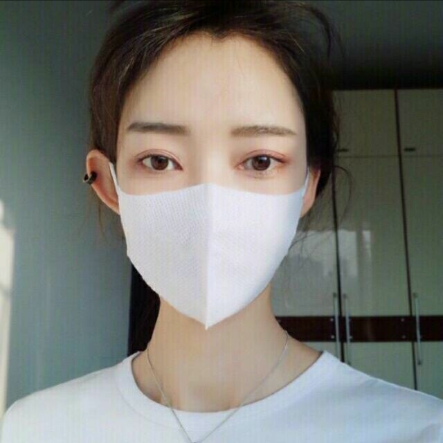 白搁这儿闹了的头像