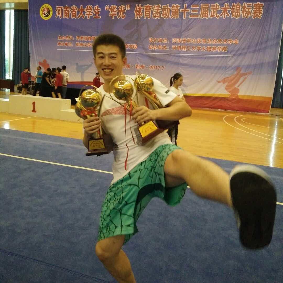 逐君莫笑的头像