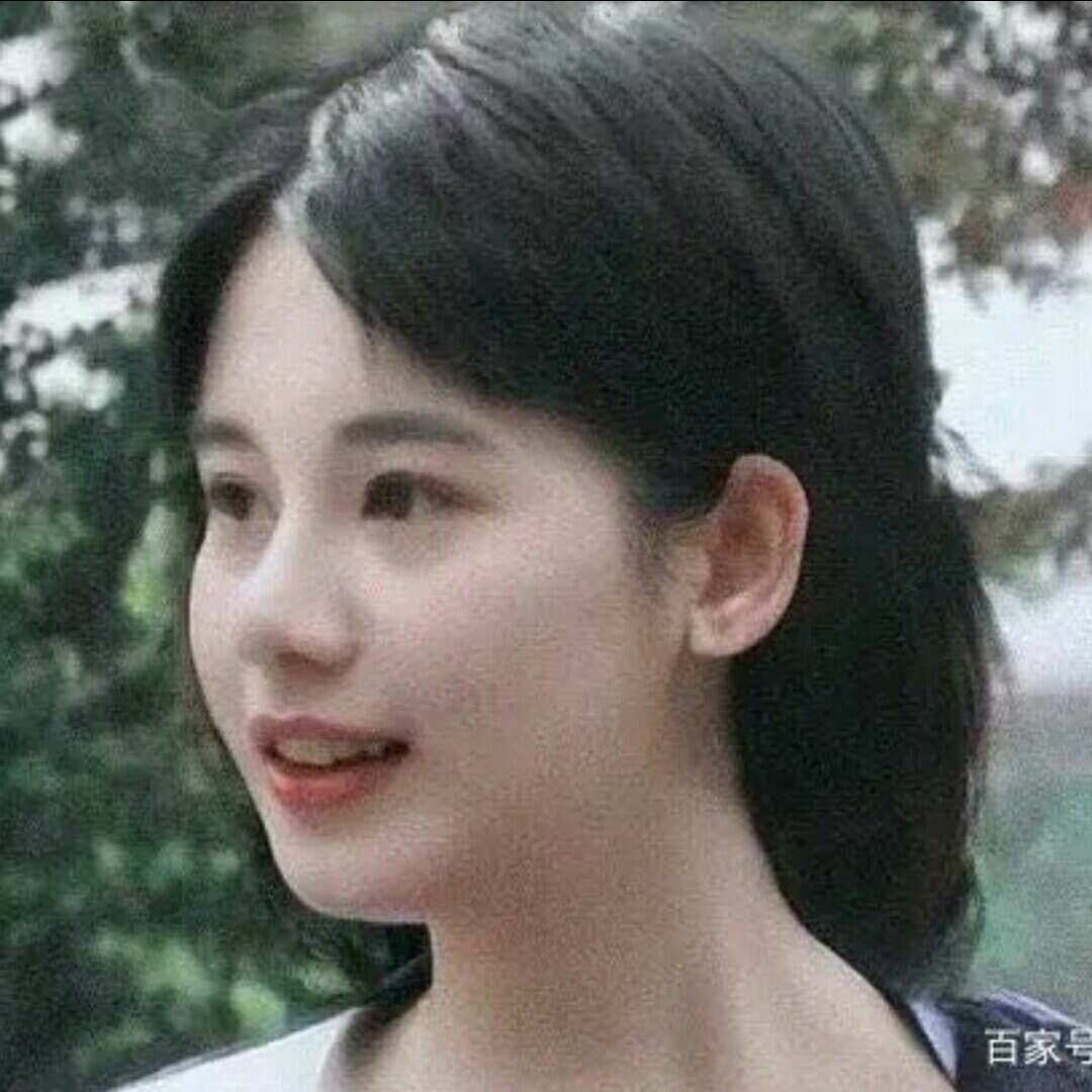 搞笑的学霸在念咒语的头像